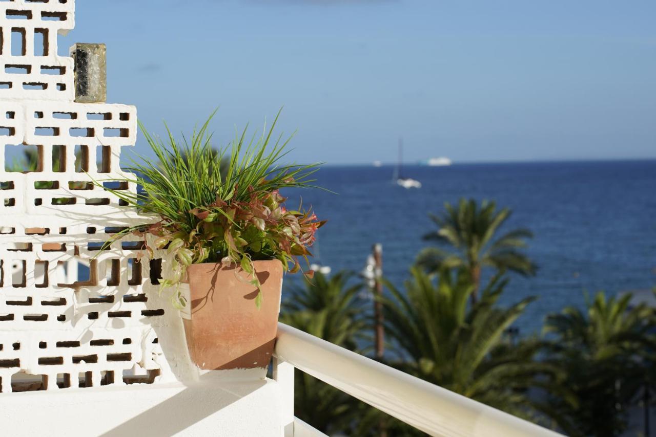 Hostal Yebisah Santa Eulària des Riu Extérieur photo