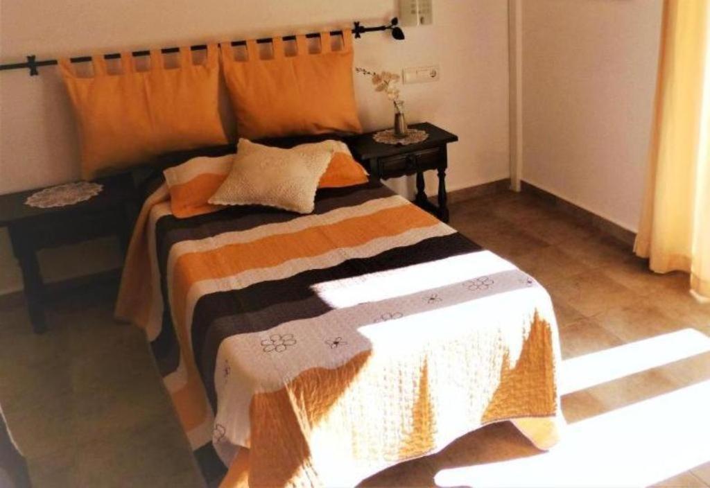 Hostal Yebisah Santa Eulària des Riu Extérieur photo