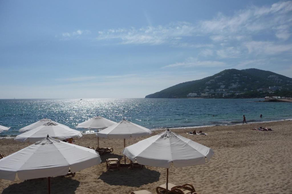 Hostal Yebisah Santa Eulària des Riu Extérieur photo
