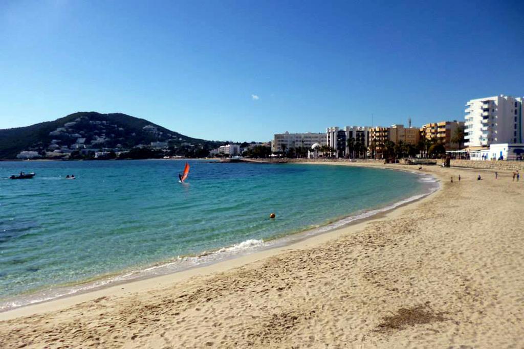 Hostal Yebisah Santa Eulària des Riu Extérieur photo