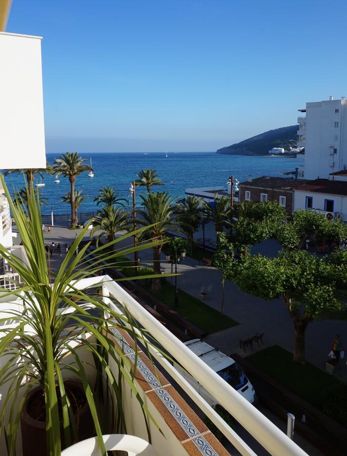 Hostal Yebisah Santa Eulària des Riu Extérieur photo