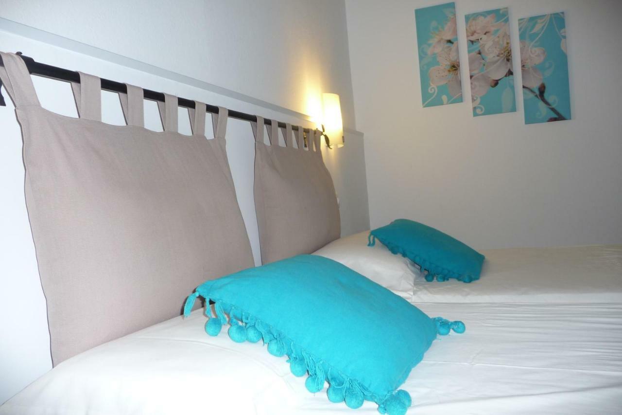 Hostal Yebisah Santa Eulària des Riu Extérieur photo